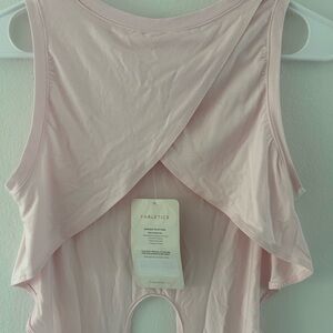 FABLETICS SEXY TOP FOR WORKOUT OR FOR CASUAL PRETTY OUTFITS.